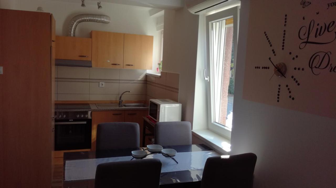 Apartma Ema Izola Exteriör bild