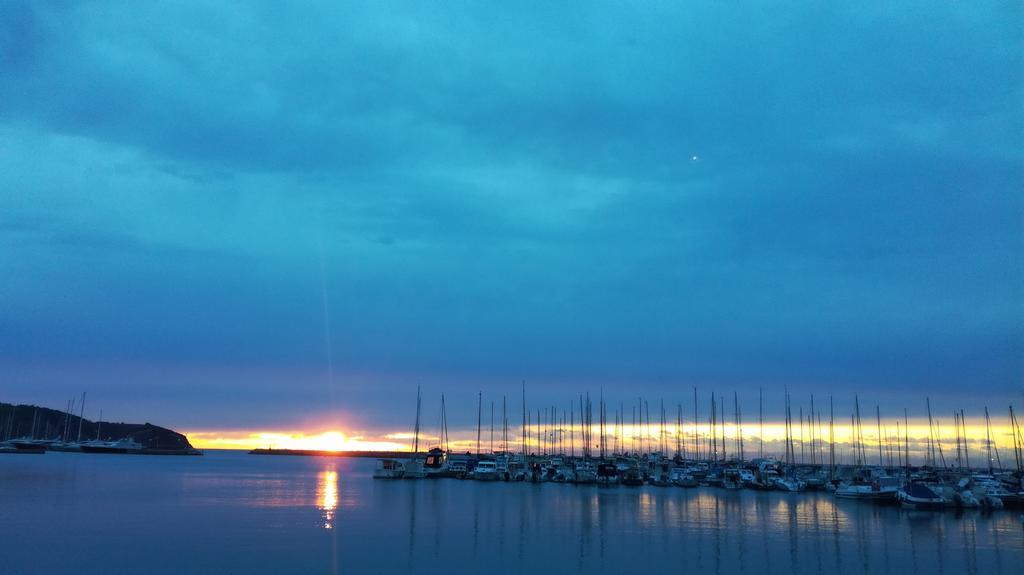 Apartma Ema Izola Exteriör bild